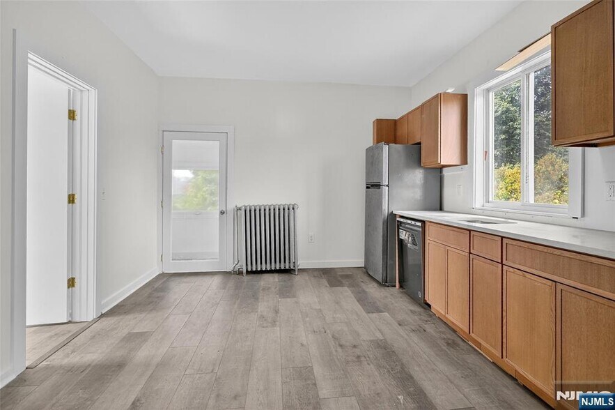 Building Photo - 66 Boulevard