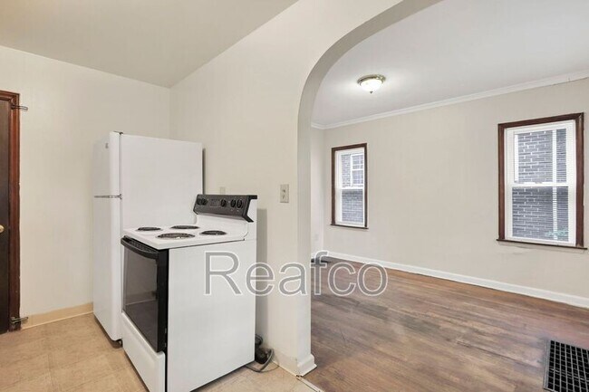 Building Photo - 53 S Burgess Ave