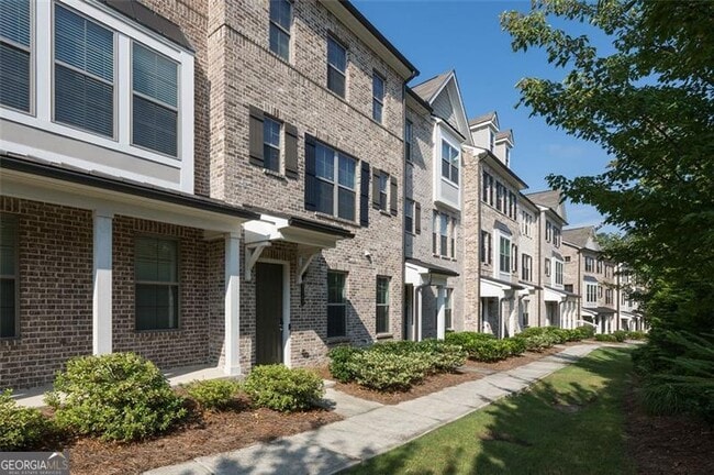 Building Photo - 2182 Talmai Dr