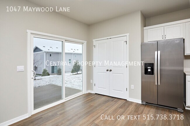 Building Photo - 1047 Maywood Ln