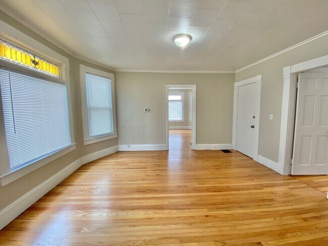 Building Photo - 39 Acushnet Ave