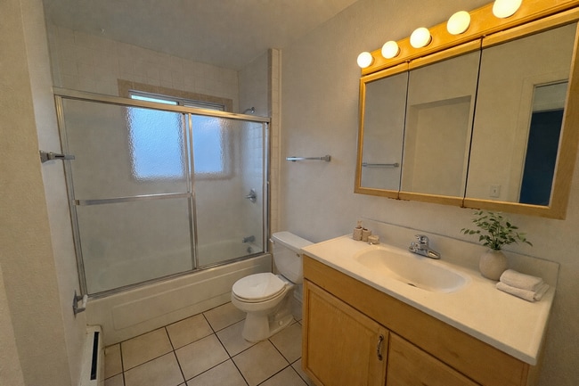 Building Photo - 313 Bonnie Ct