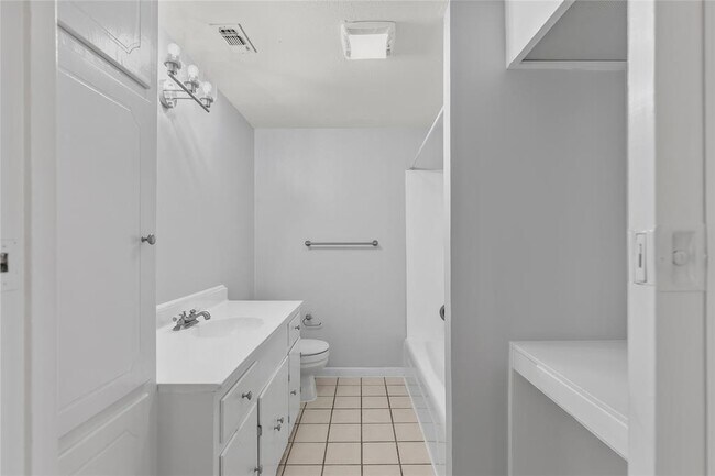 Building Photo - 2736 E State Hwy 29