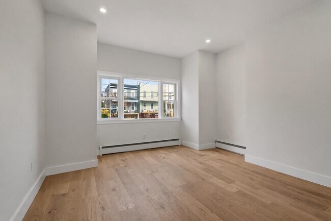 Building Photo - 1102 Central Ave