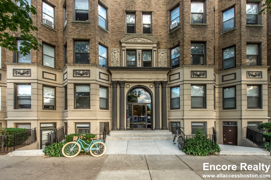 Building Photo - 1144 Commonwealth Ave