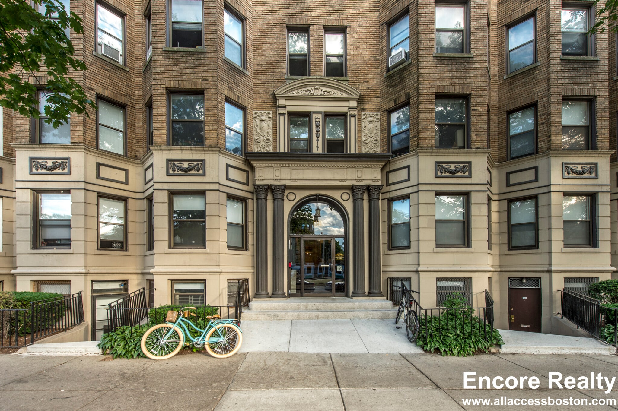 Building Photo - 1144 Commonwealth Ave