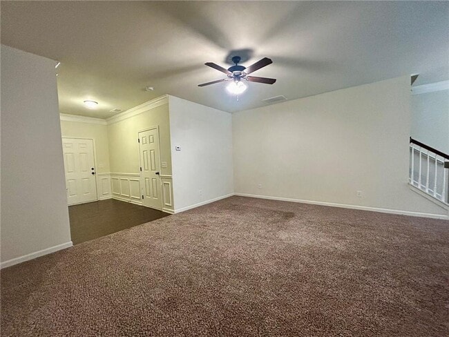 Building Photo - 664 Oakside Pl