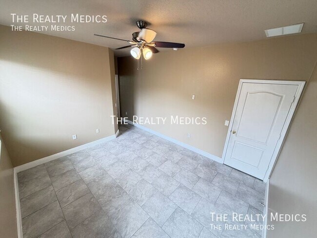 Building Photo - 2411 Grasmere View Pkwy N