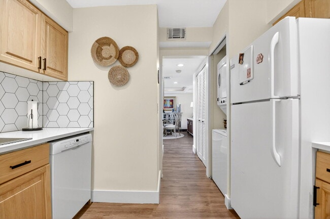 Building Photo - 3589 S Ocean Blvd