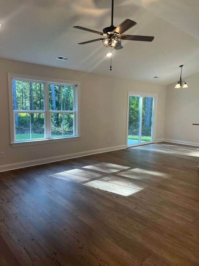 Building Photo - BEAUTIFUL NEW home!!! ??? 3 Bedrooms, 2 Ba...