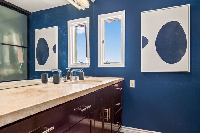 Building Photo - 4452 Caminito Fuente