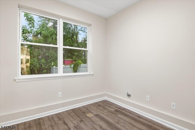 Building Photo - 67 S 13th St