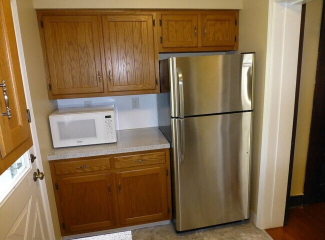 Building Photo - 218 Noble St