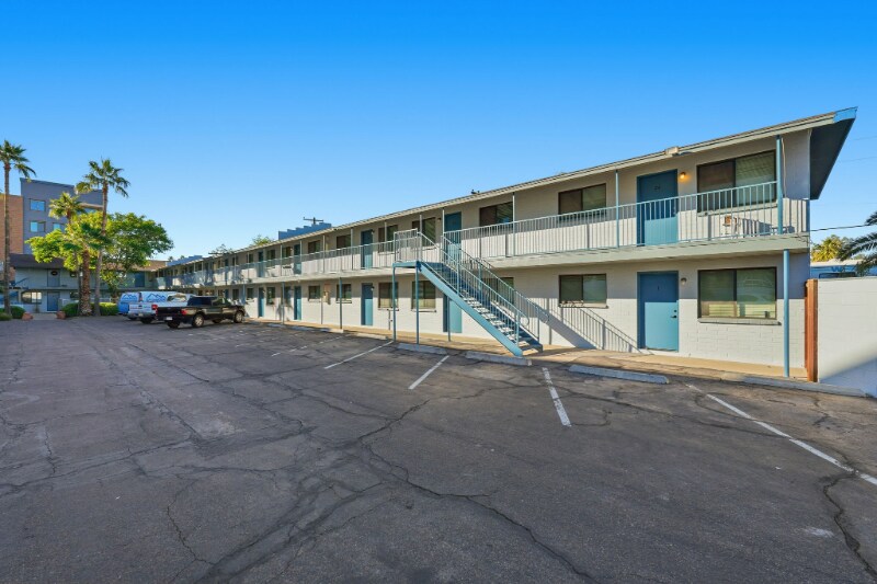 Building Photo - 301 W Ray Rd