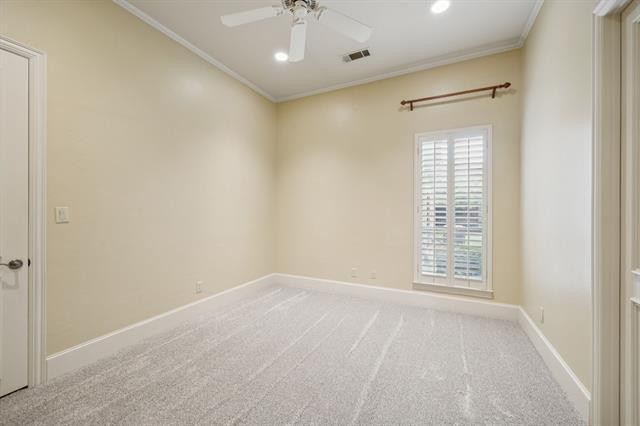 Building Photo - 205 Suncreek Dr