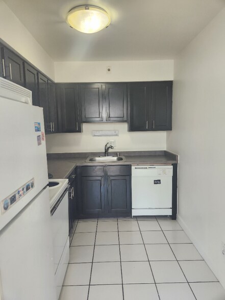 Building Photo - 3575 N Oakland Ave