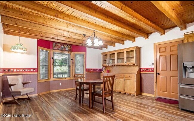 Building Photo - 207 Lake Shore Dr