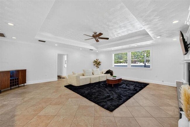 Building Photo - 516 W Davis Blvd