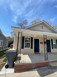 Building Photo - Lawncare and water included- 1 Bed 1.5 Bat...