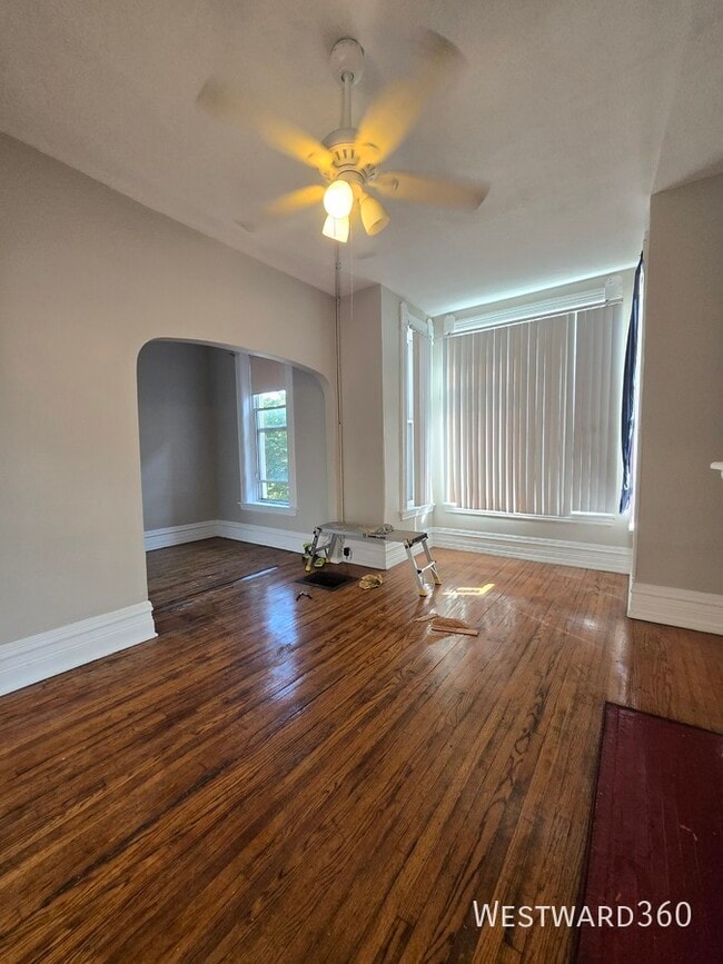 Primary Photo - 2818 W Wilcox St