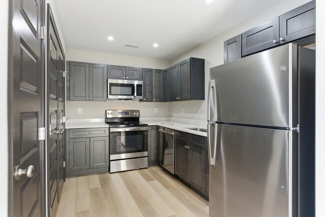 Building Photo - Delaney Way- 122