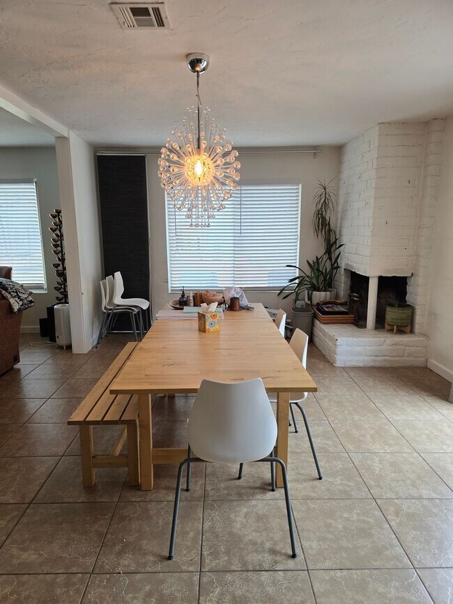 Building Photo - Furnished, 1-Year Long-Term Rental