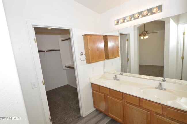 Building Photo - 1078 W Heather Ave