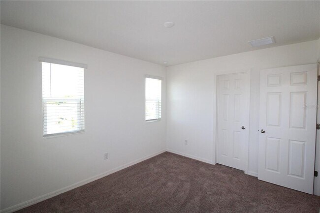 Building Photo - 10915 Bluestem Cv