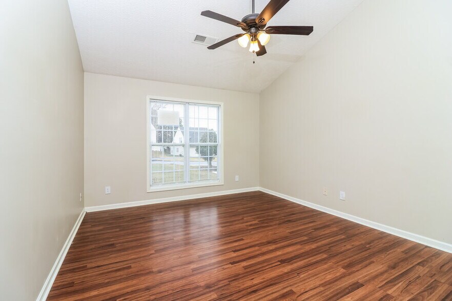 Building Photo - 127 Berkley Dr