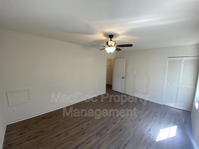 Building Photo - 108 Kings Mill Dr