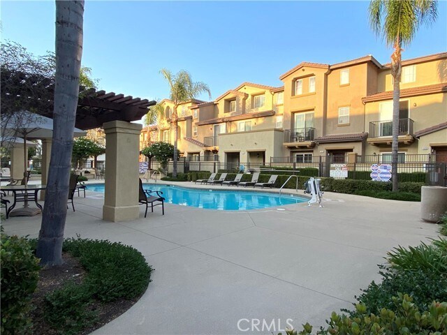 Building Photo - 17871 Shady View Dr