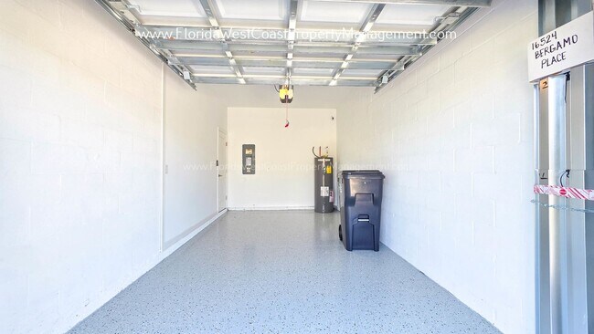 Building Photo - OUTSTANDING BRAND NEW TOWNHOME MOVE IN READY! AZARIO TOWNHOMES LWR !