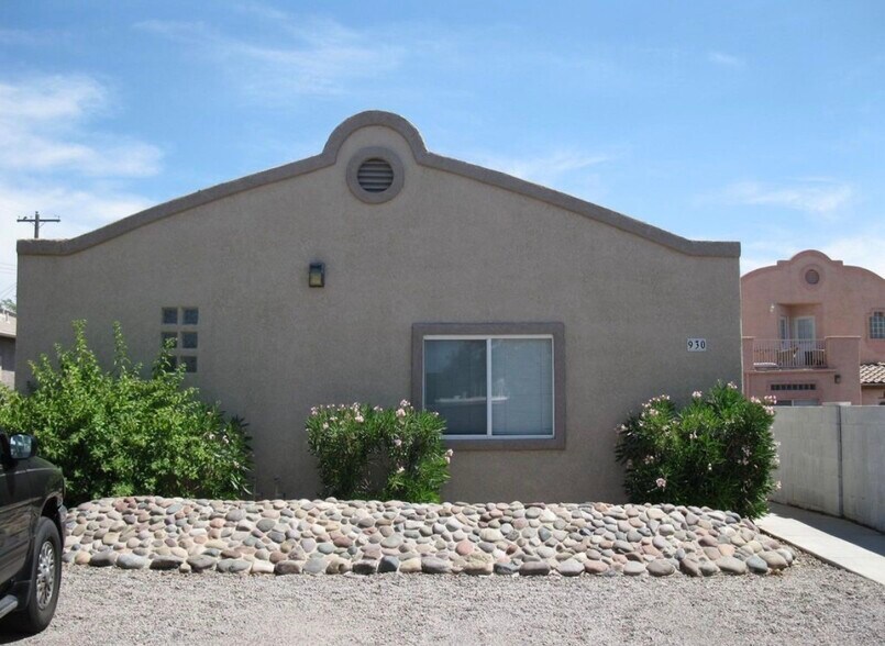 Building Photo - 930 E Adelaide Dr