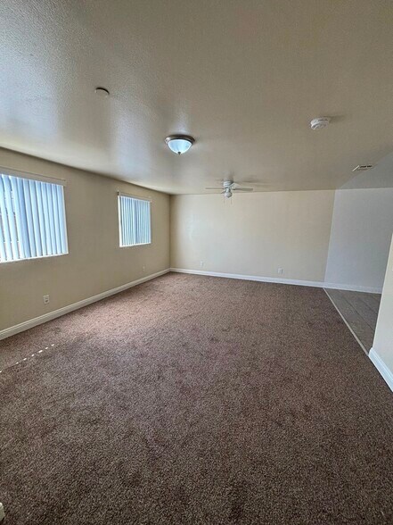 Building Photo - 3312 W 66th Pl