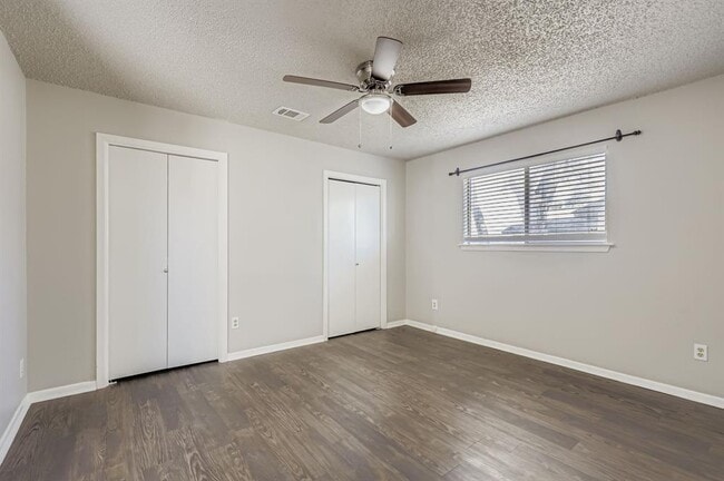 Building Photo - 11807 Acorn Creek Trail