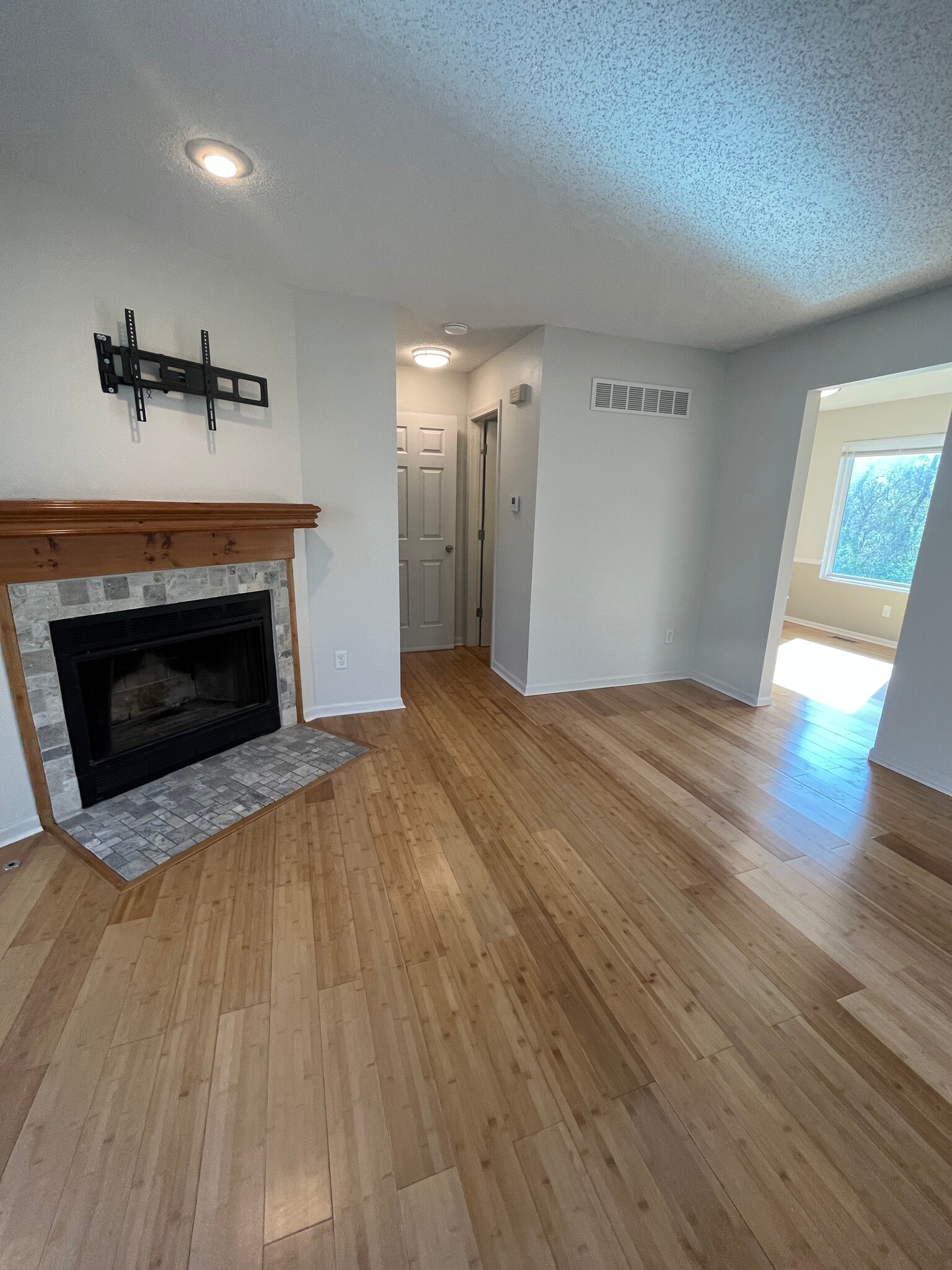 Building Photo - 6432 Pflumm Rd