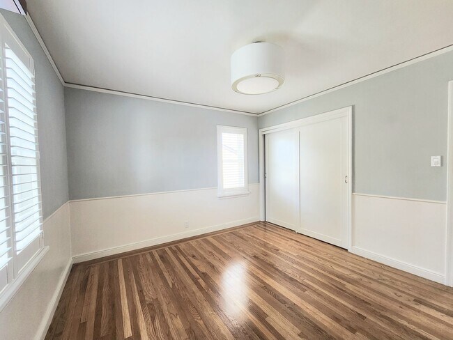 Building Photo - Two bed house in San Mateo