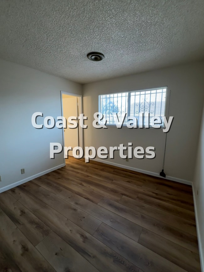 Building Photo - Seaside Home for RENT!!!