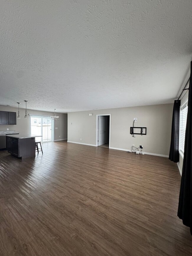 Building Photo - Modern Ranch Living in Heritage Estates