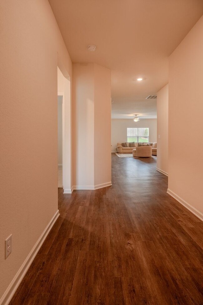 Building Photo - Move-In Ready 3BR Home | $2,100 with Lawncare or $2,000 Tenant Maintained