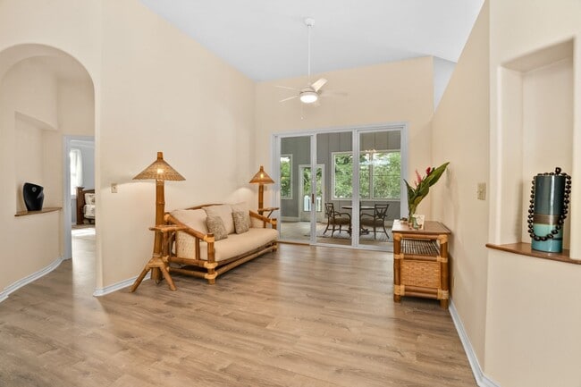 Building Photo - 4 Bedroom 3 Bath Home in Waioli Gardens