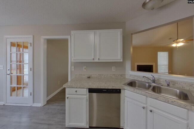 Building Photo - 424 Forest Grove Cir