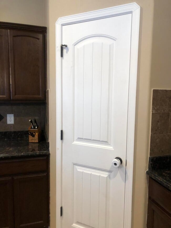 Building Photo - 3132 Tunnel Point Way