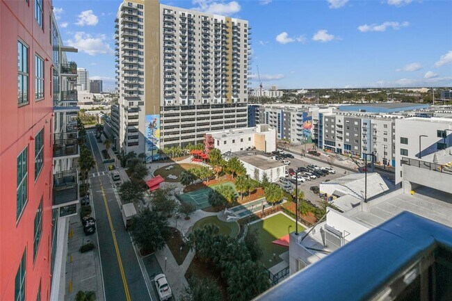 Building Photo - 1208 E Kennedy Blvd