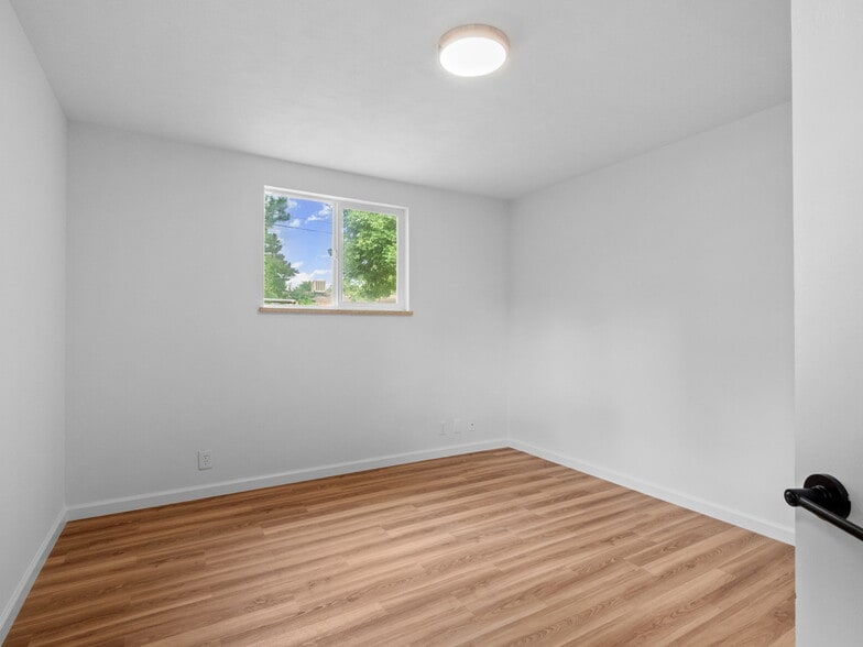 Building Photo - 745 38th St
