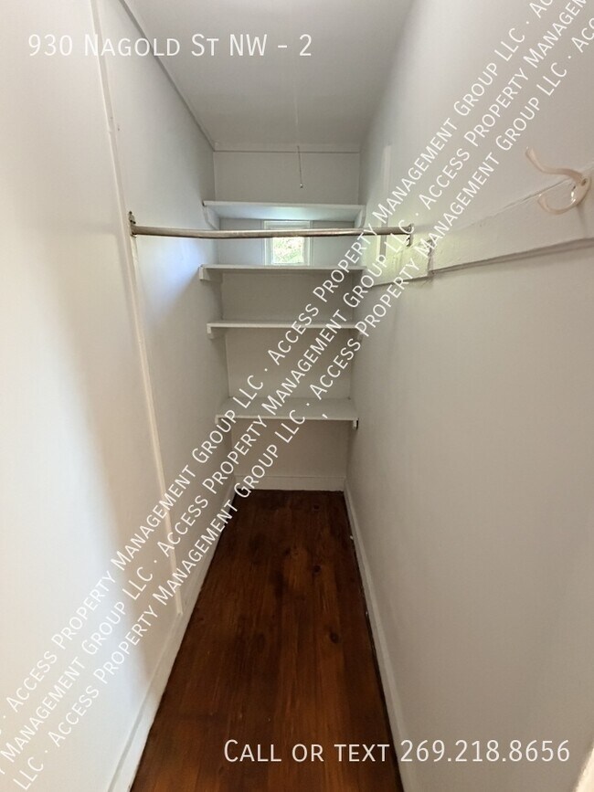 Building Photo - 930 Nagold St NW