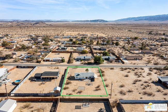 Building Photo - 4742 Ave La Flora Desierta