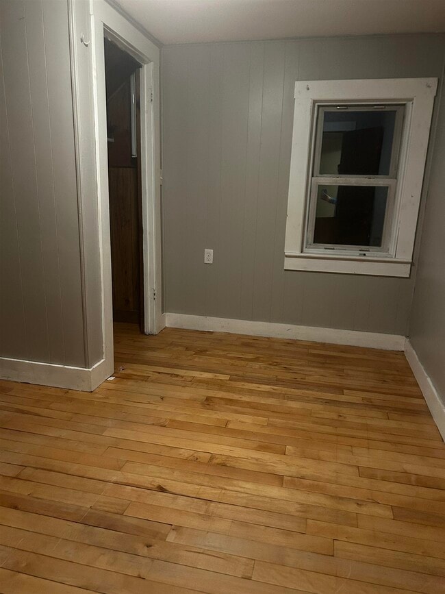 Building Photo - 293 Bear Hill Rd