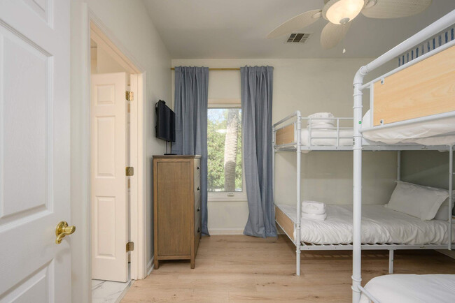 Building Photo - 3 Cassina Ln