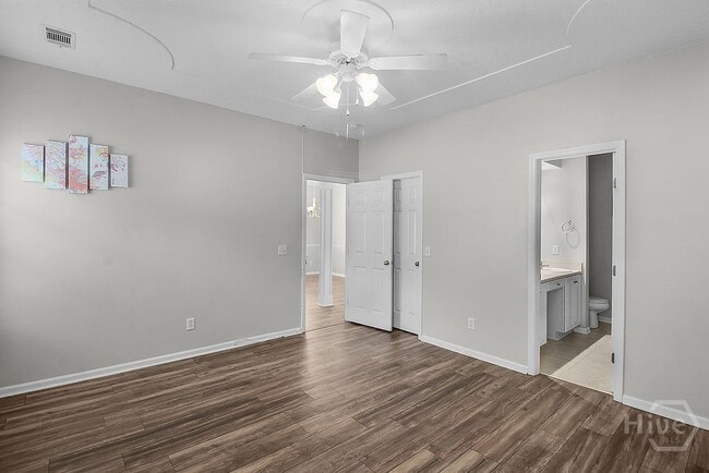 Building Photo - 201 Foxbury Square